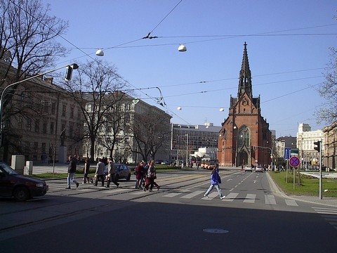 daytime Red Church from Husova street, 55 KB