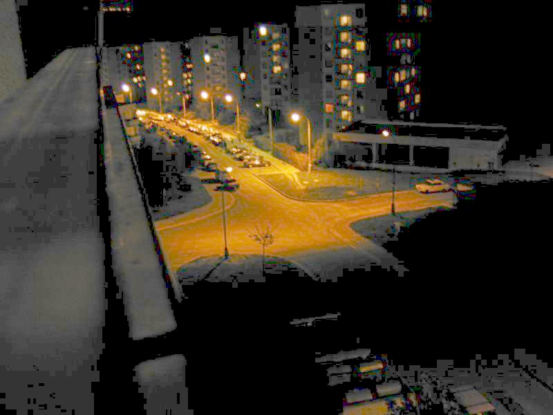 noční ulice, zesvětlená (45 KB)