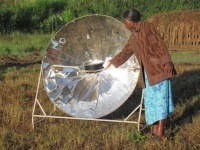 Parabolic cooker